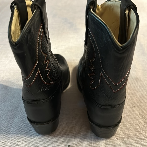 A Jama product boots - Picture 4 of 6